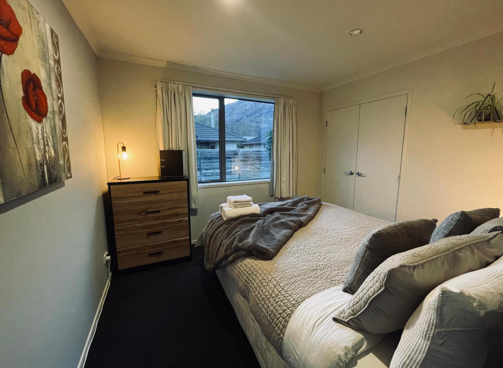 Alpine Mirage Villa Queenstown Exterior photo